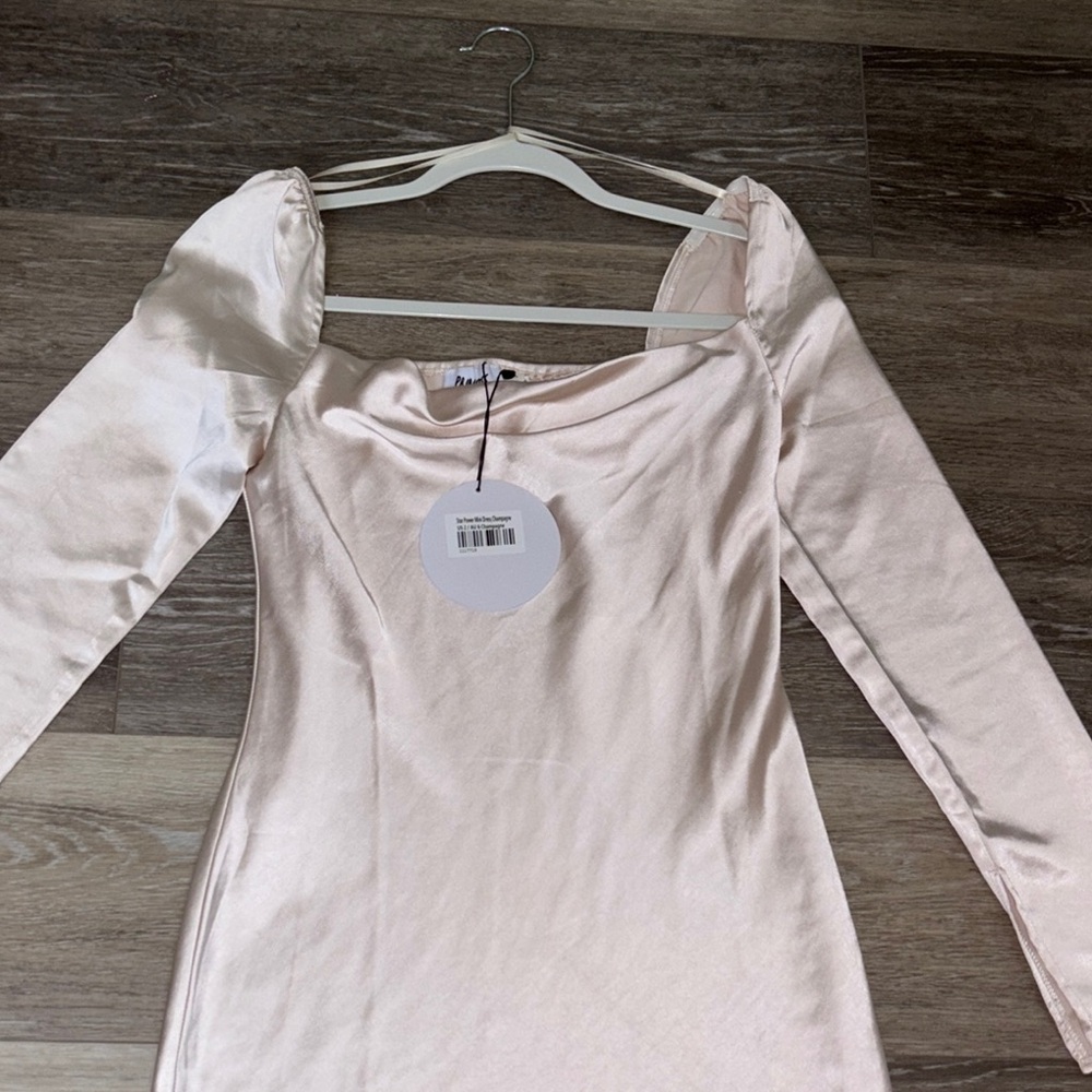 Elegant Cream Long Sleeve Dress